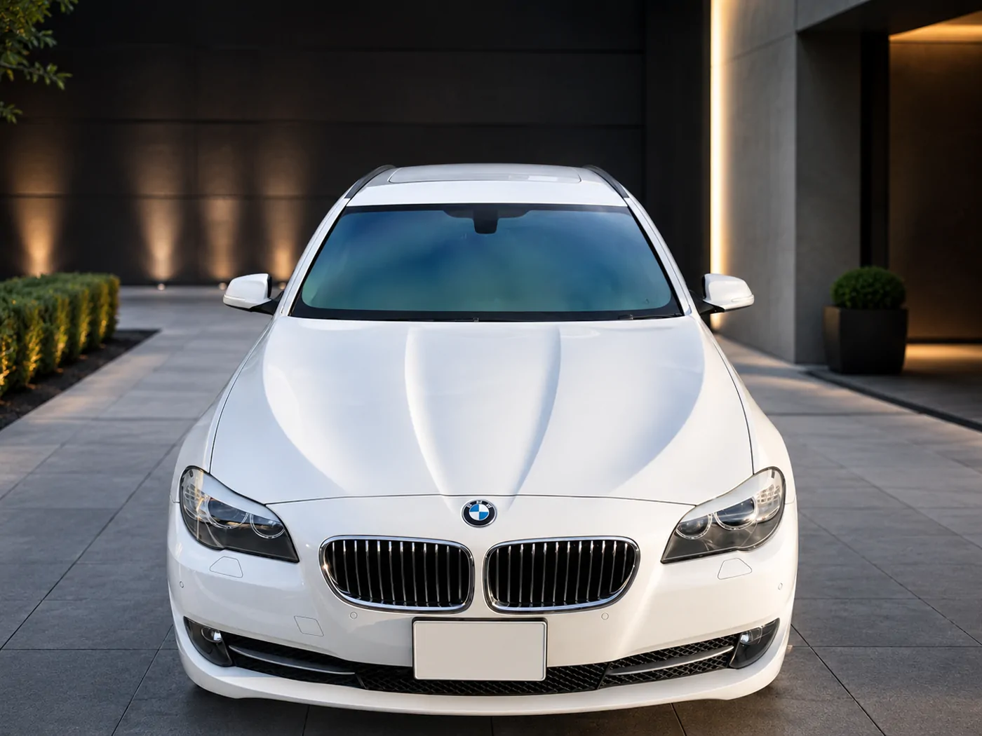 BMWにBraintec スライゴーストを施工｜青紫に発色するフロントフィルム施工事例