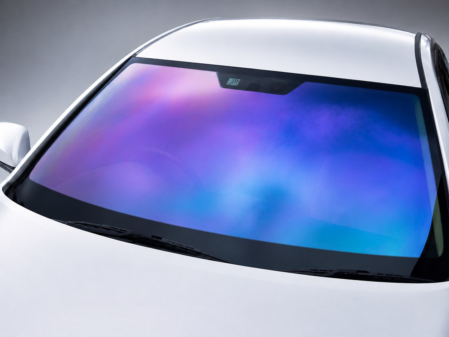 Braintec Ghost2（廃番）施工事例：紫・青・緑に変化するフロントガラスの発色